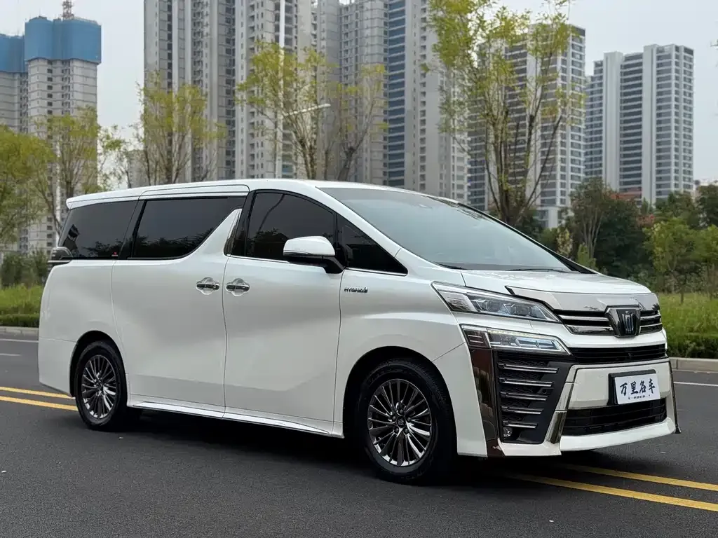 Toyota Vellfire — фото 8
