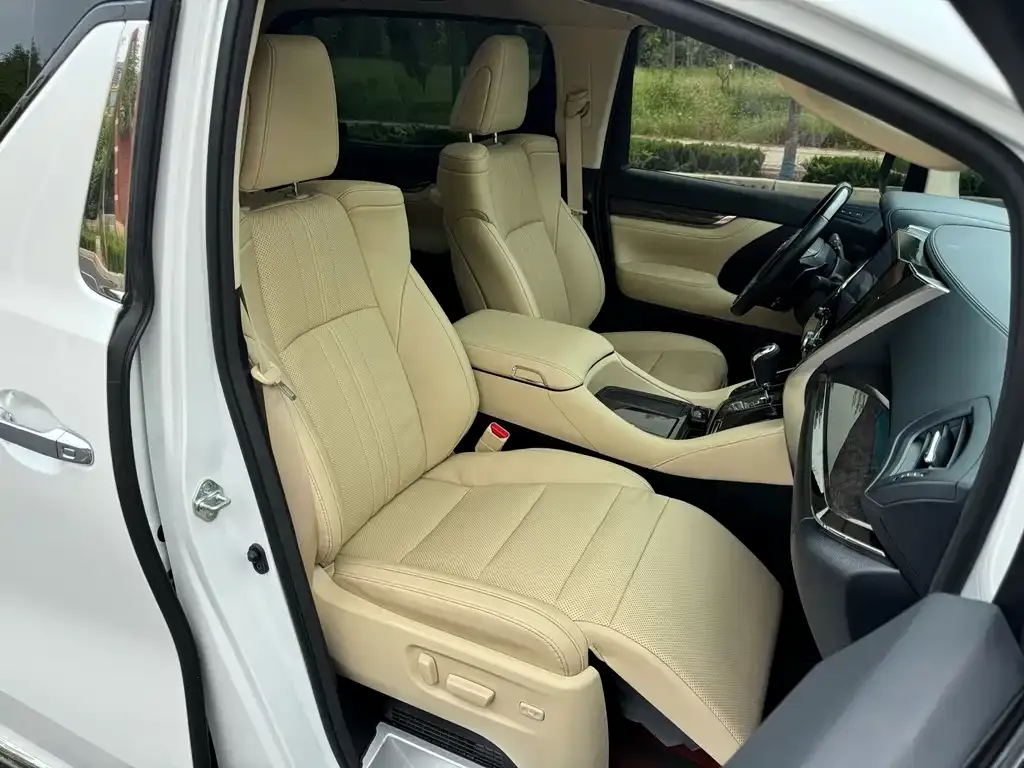 Toyota Vellfire — фото 9
