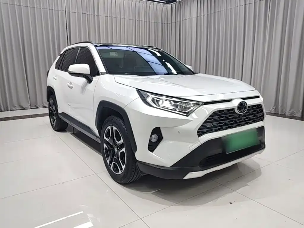 Toyota RAV4 — фото 2