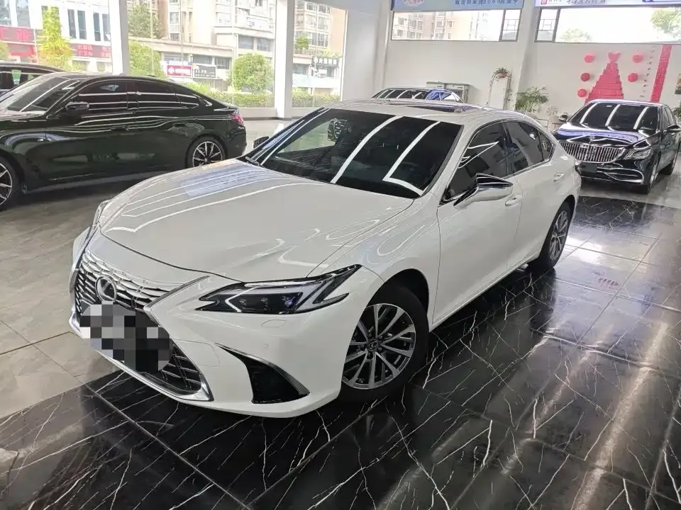 Lexus ES — фото 1
