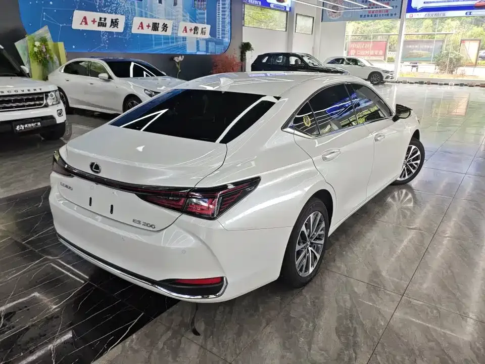 Lexus ES — фото 10