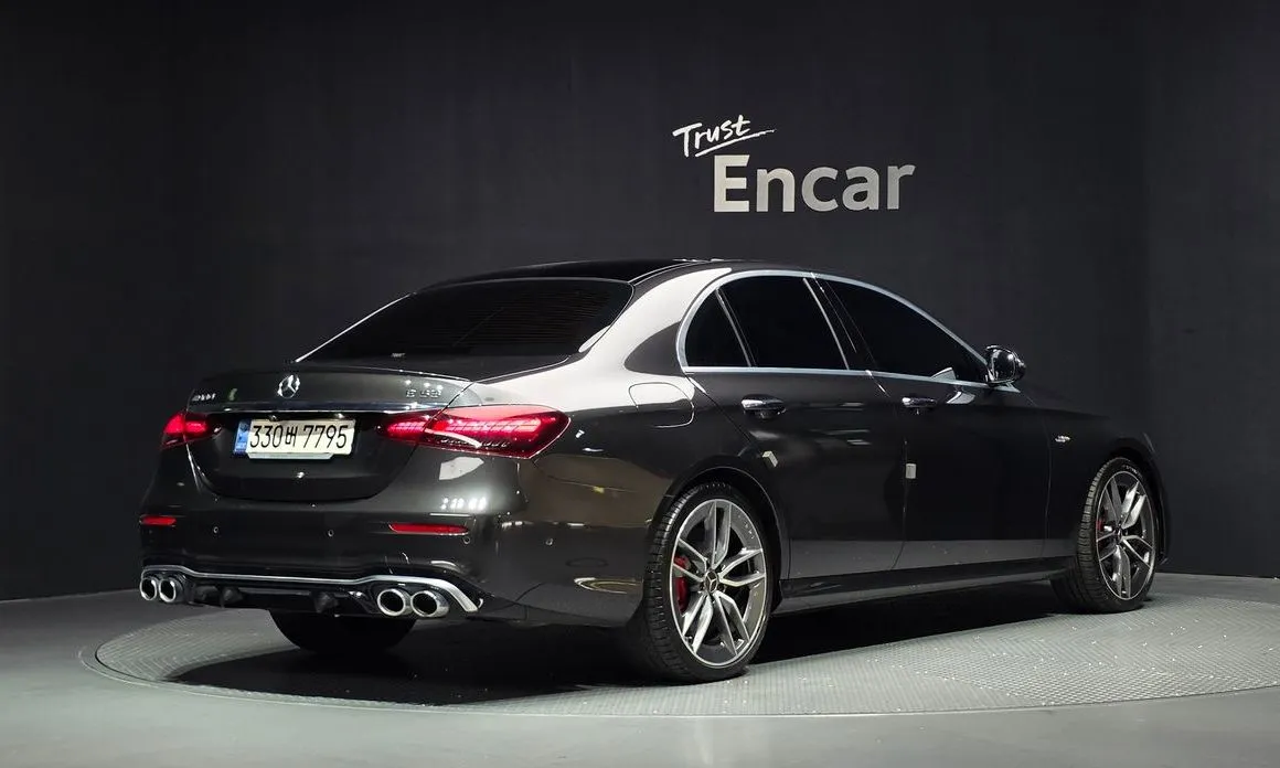 Mercedes-Benz E-Class — фото 3