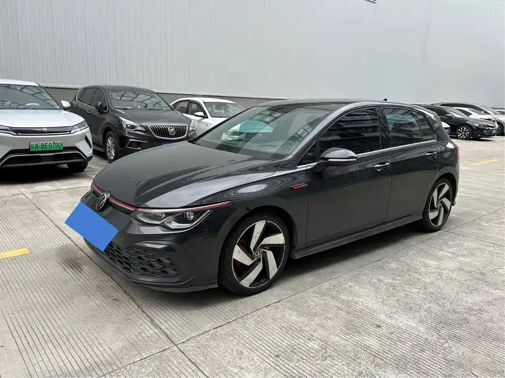 Volkswagen Golf GTI — фото 1