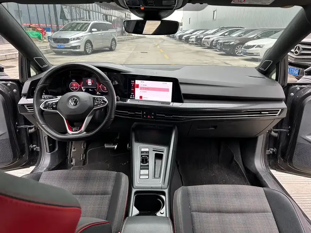 Volkswagen Golf GTI — фото 7