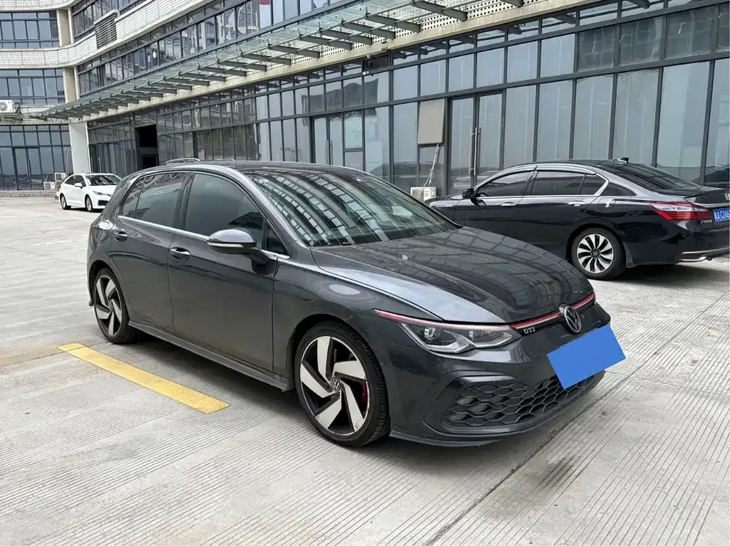 Volkswagen Golf GTI — фото 5