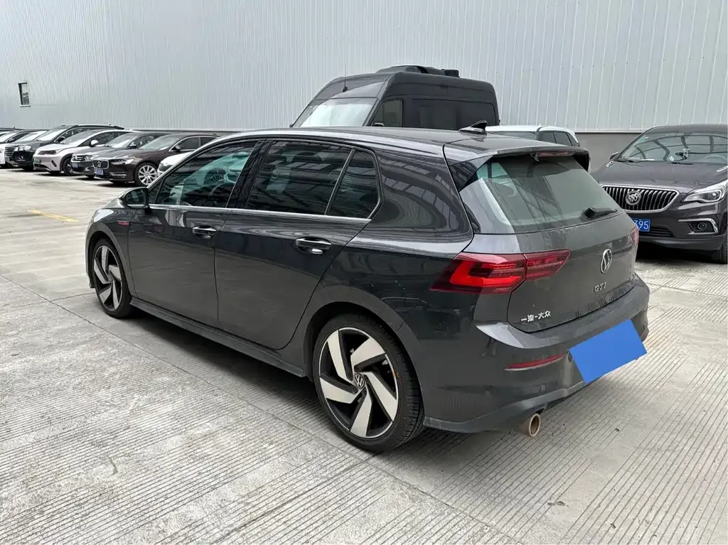 Volkswagen Golf GTI — фото 8