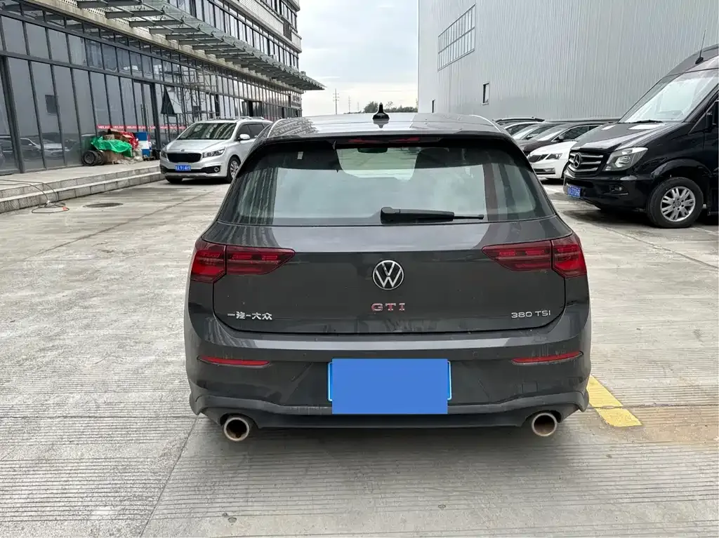 Volkswagen Golf GTI — фото 9