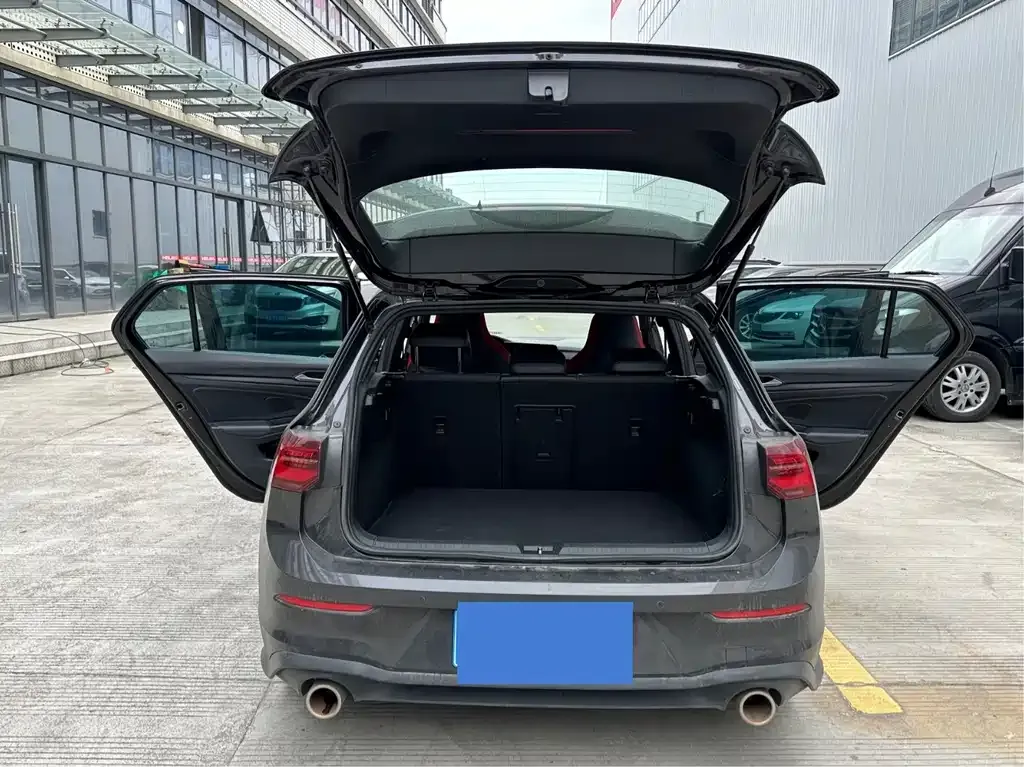 Volkswagen Golf GTI — фото 10