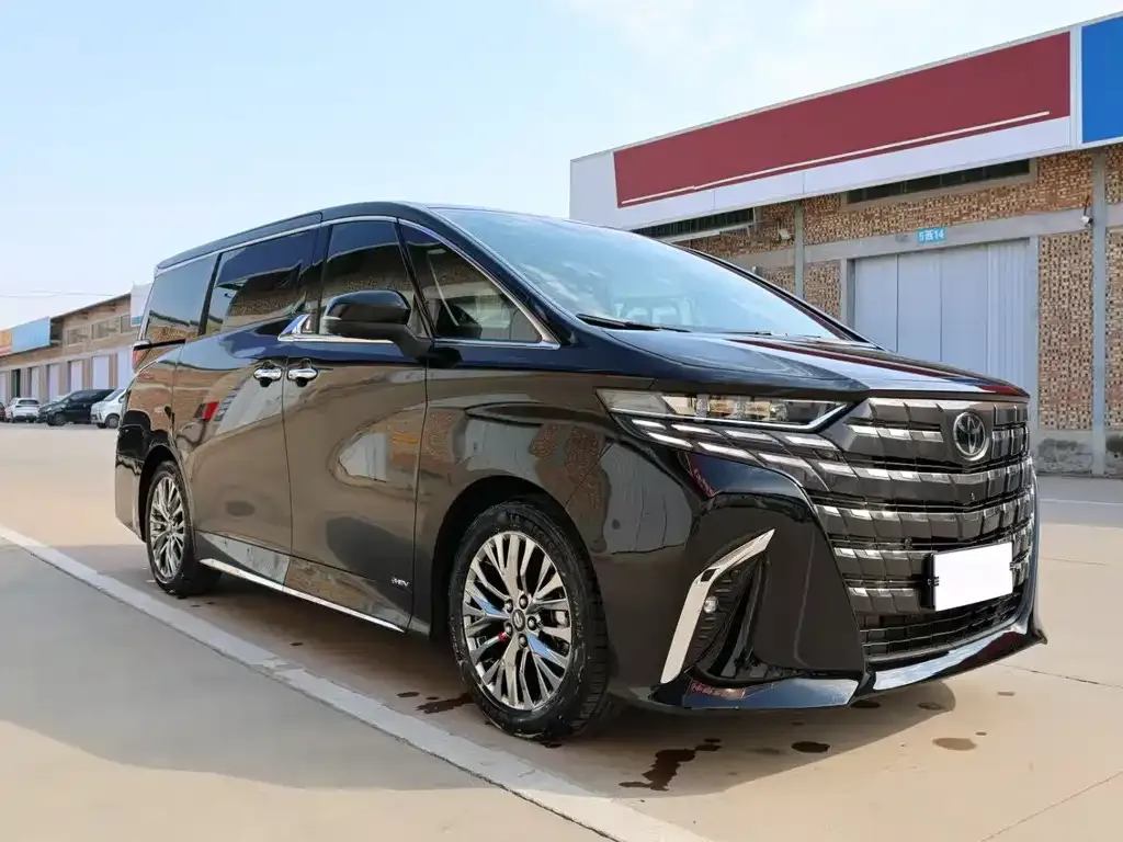 Toyota Alphard — фото 4