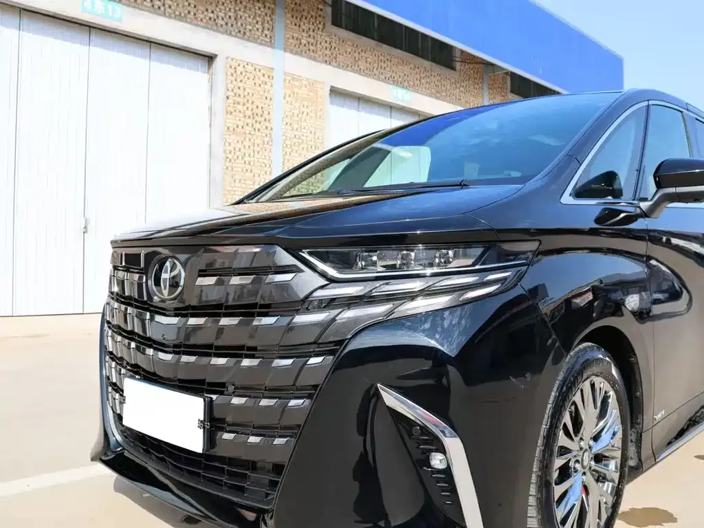 Toyota Alphard — фото 5