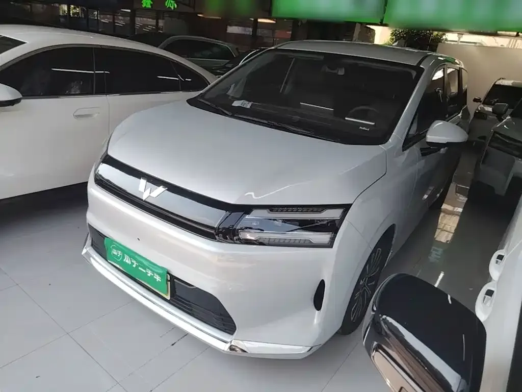 Wuling Xingguang 730 New Energy — фото 1