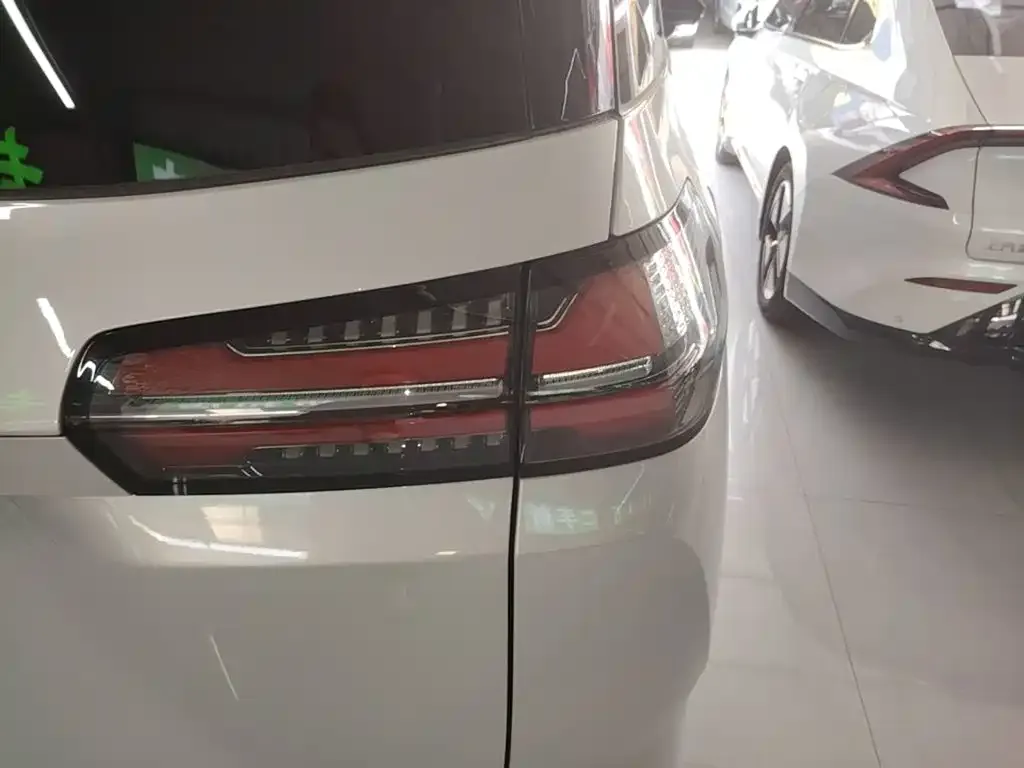 Wuling Xingguang 730 New Energy — фото 8
