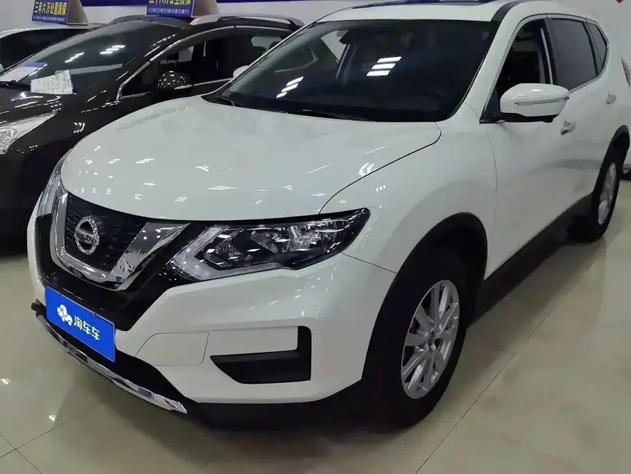 Nissan X-Trail — фото 1