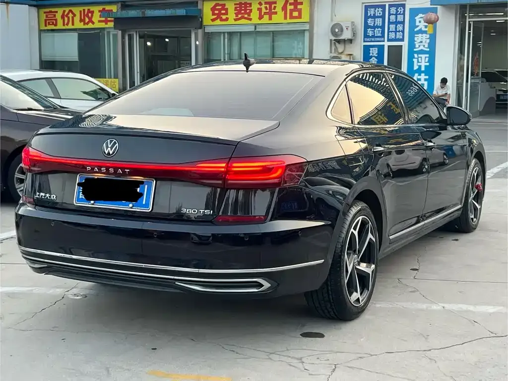 Volkswagen Passat — фото 4