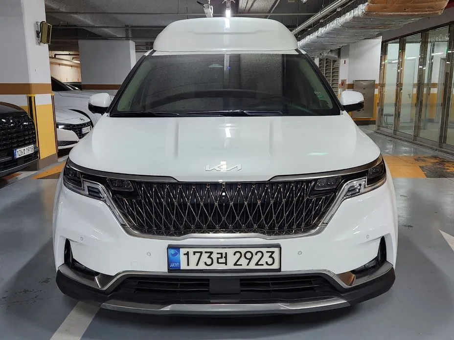Kia Carnival — фото 1