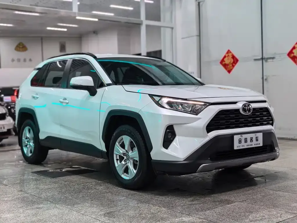 Toyota RAV4 — фото 3