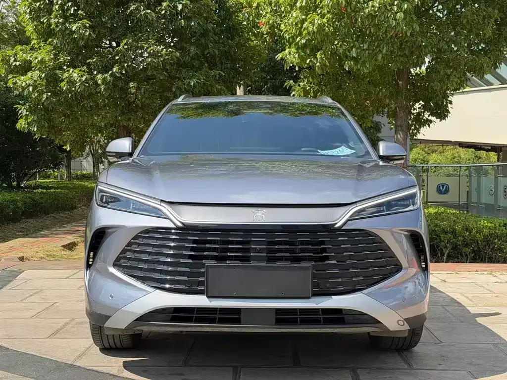 BYD L DM-i — фото 9