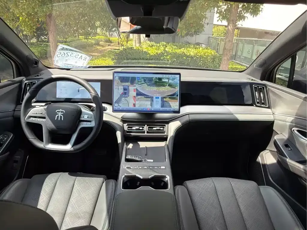 BYD L DM-i — фото 3