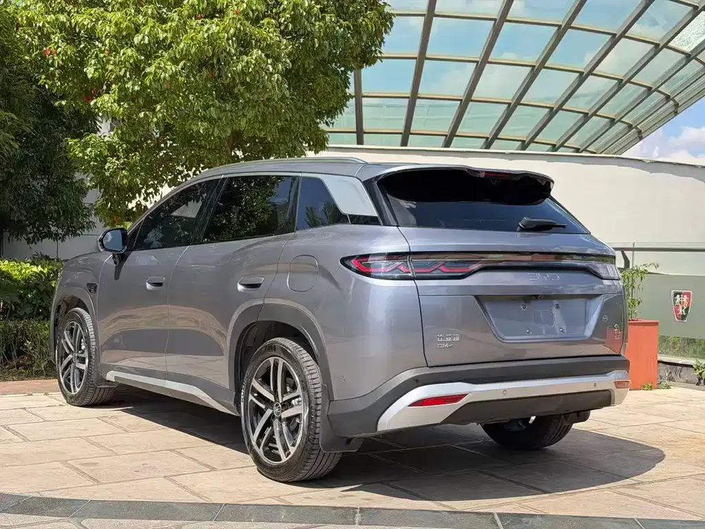 BYD L DM-i — фото 4