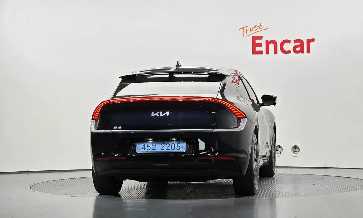 Kia EV6 — фото 7