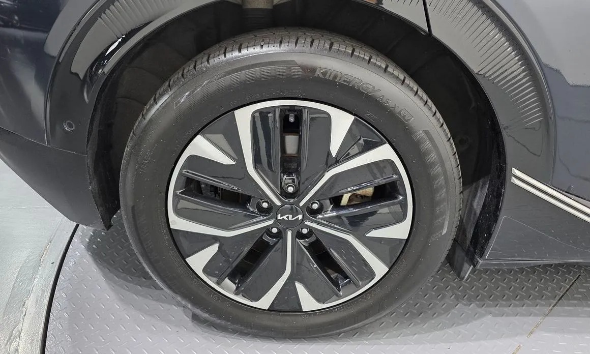 Kia EV6 — фото 9