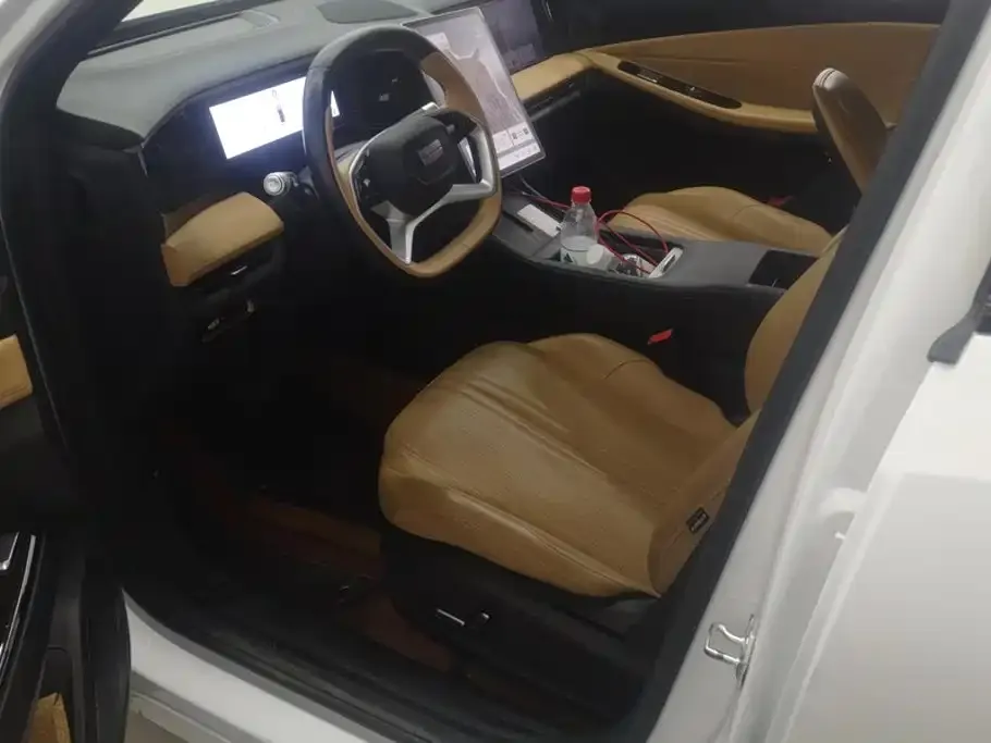 Geely Galaxy L7 — фото 10