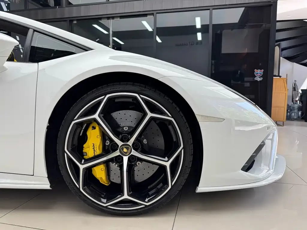 Lamborghini Huracan — фото 6