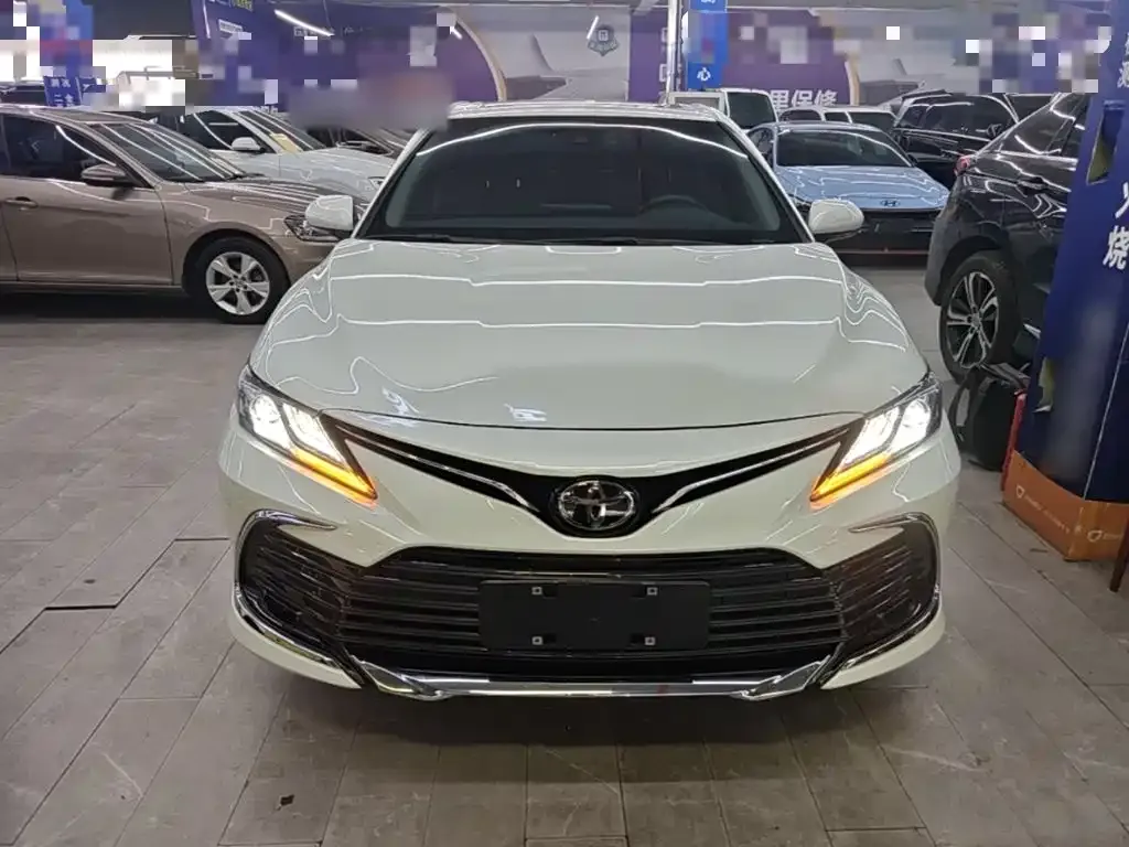 Toyota Camry — фото 6