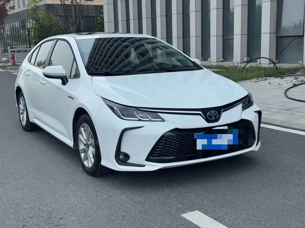 Toyota Corolla — фото 10