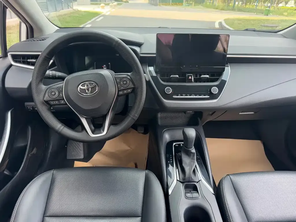 Toyota Corolla — фото 2