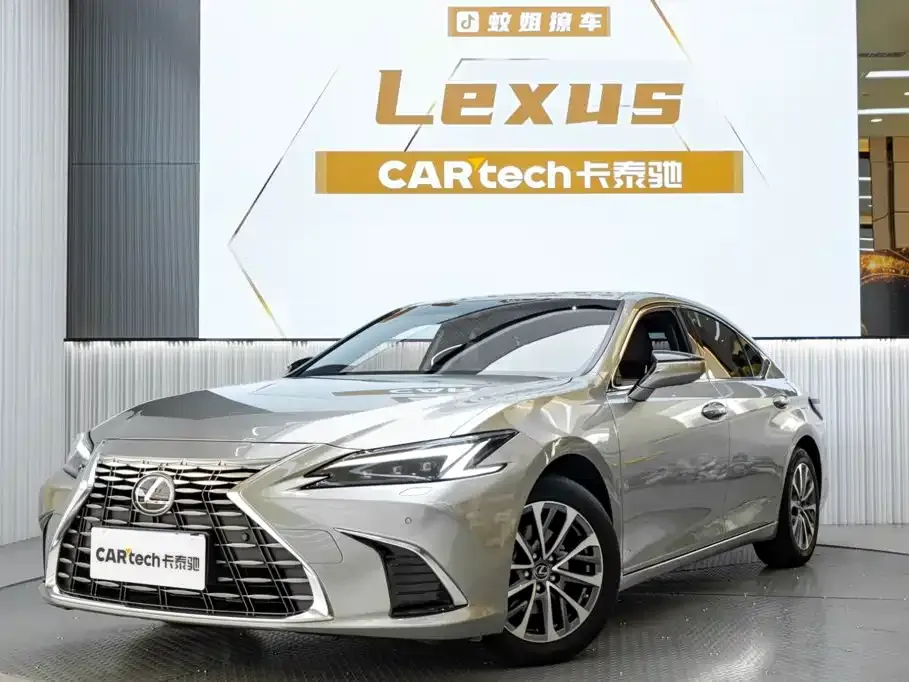 Lexus ES — фото 1