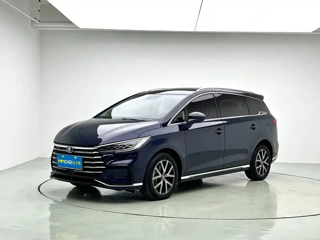 BYD MAX New Energy — фото 1