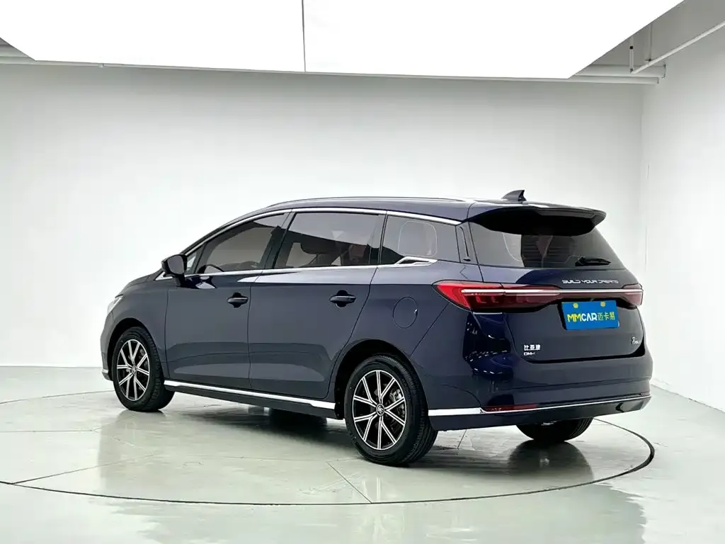 BYD MAX New Energy — фото 3