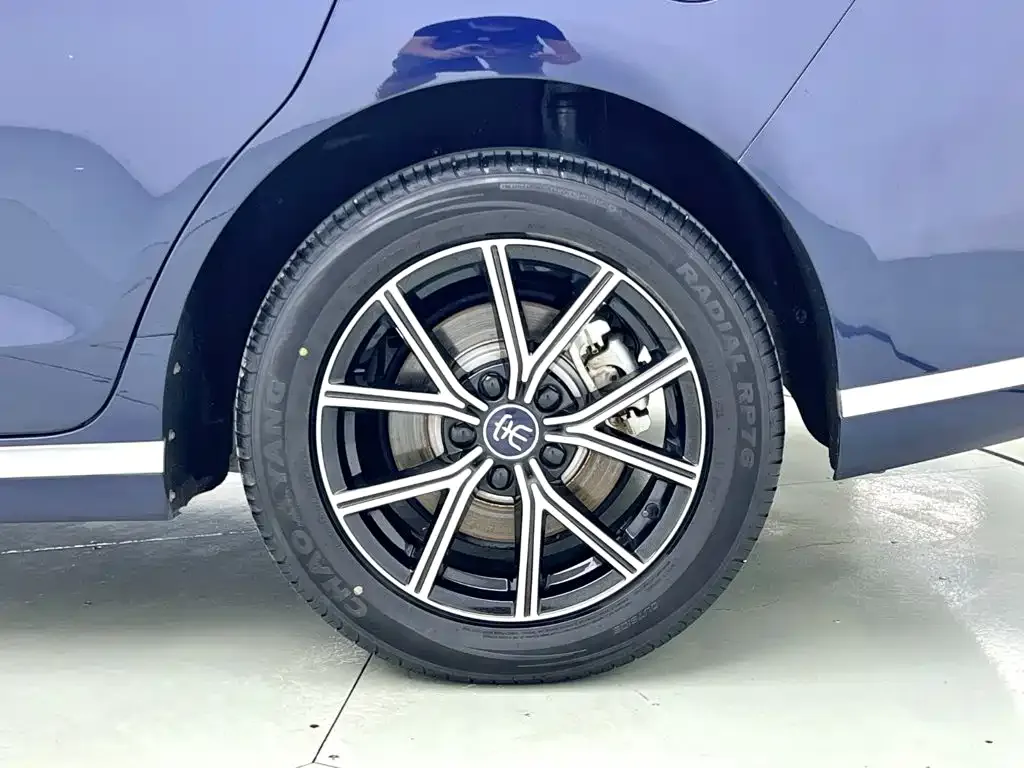 BYD MAX New Energy — фото 4