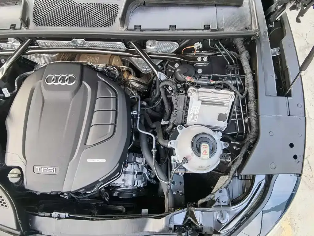 Audi Q5L Sportback — фото 8