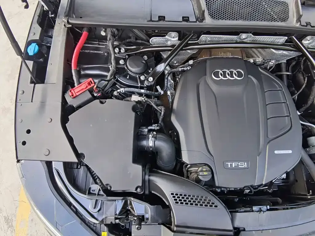 Audi Q5L Sportback — фото 10
