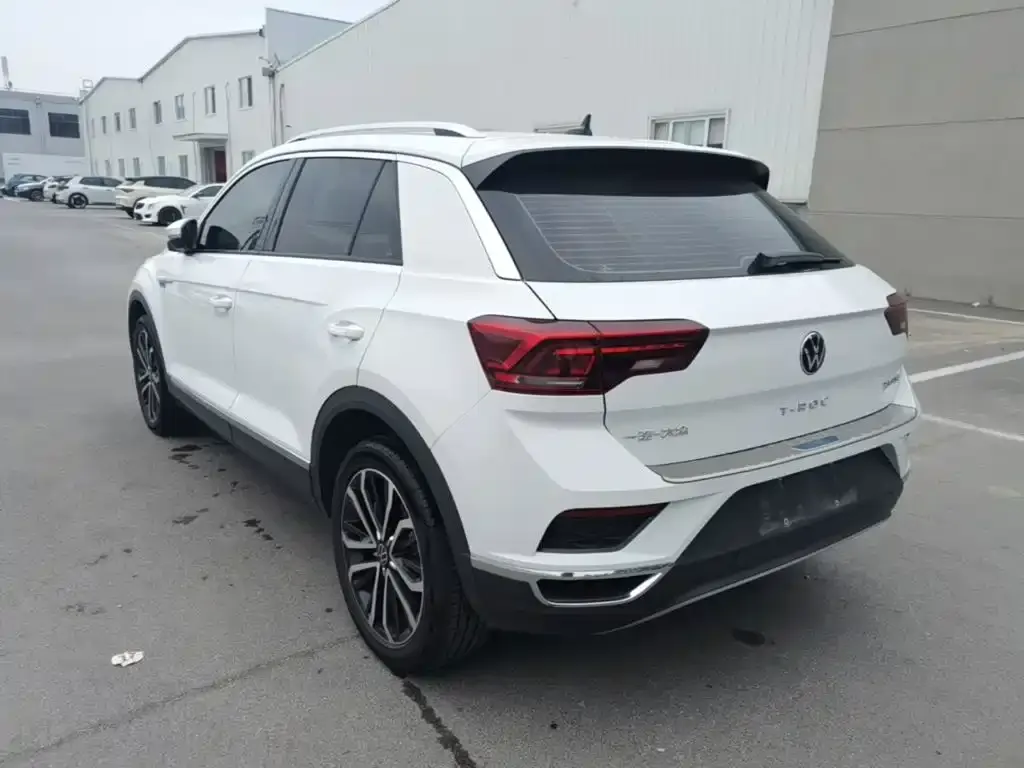Volkswagen T-Roc — фото 2