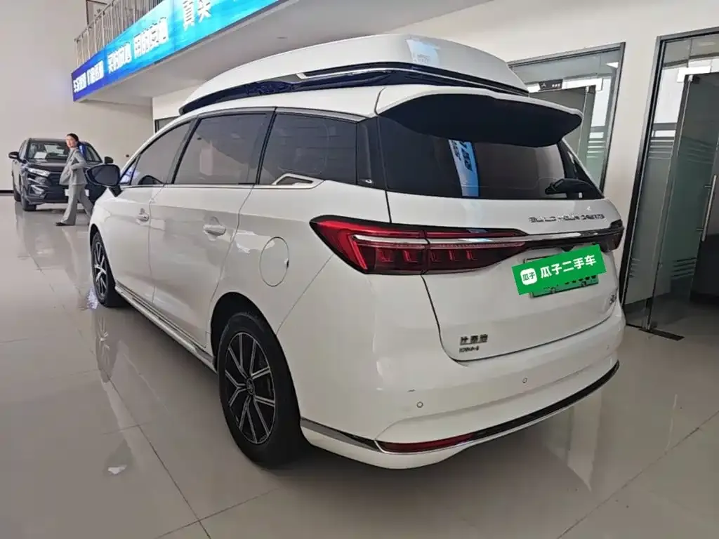 BYD MAX New Energy — фото 6