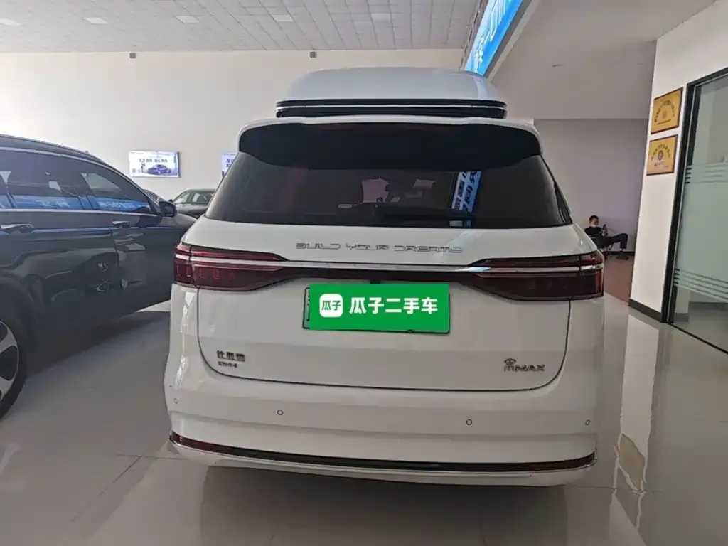 BYD MAX New Energy — фото 2