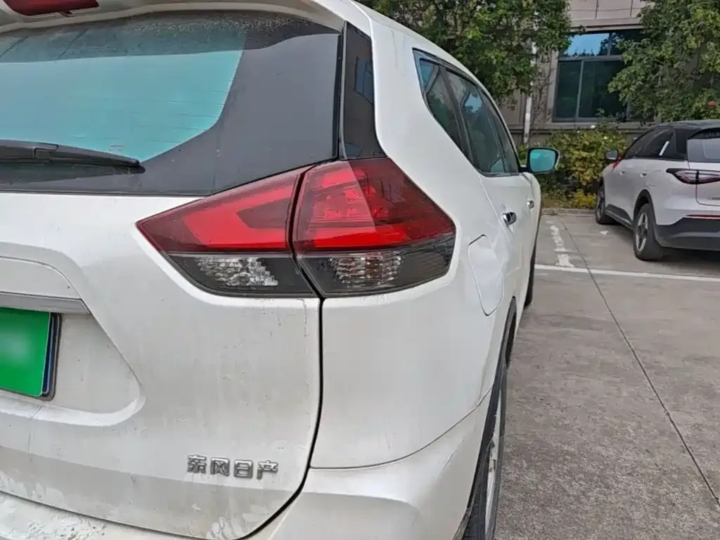 Nissan X-Trail — фото 10