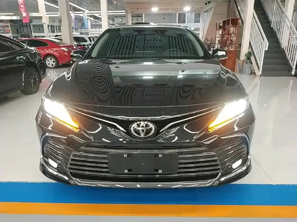 Toyota Camry — фото 9