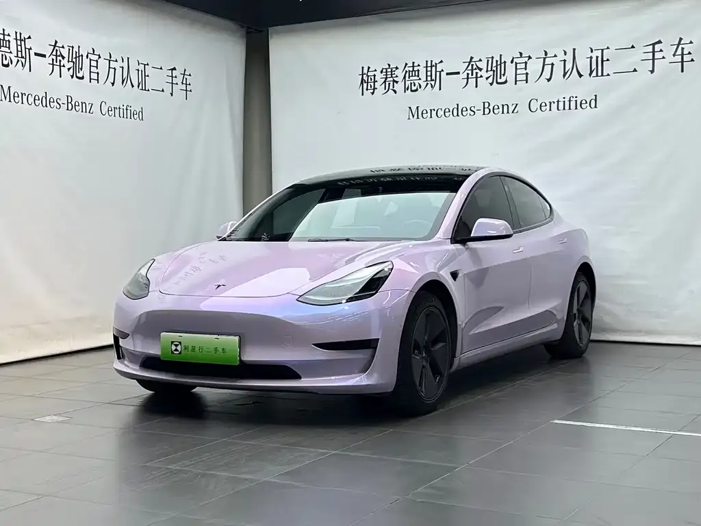 Tesla Model 3 — фото 1