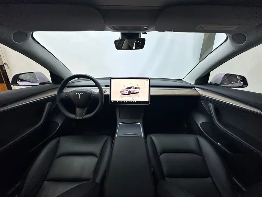 Tesla Model 3 — фото 9