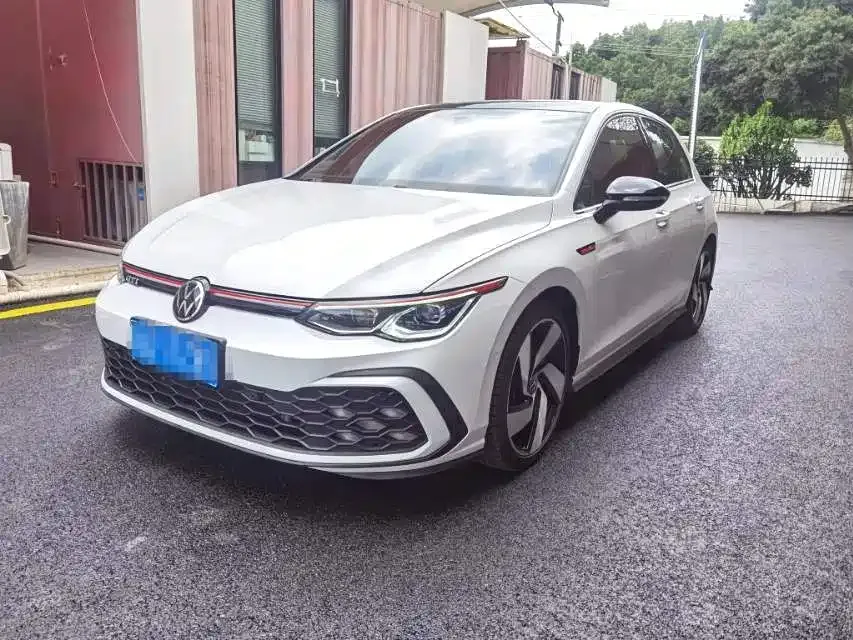Volkswagen Golf GTI — фото 1