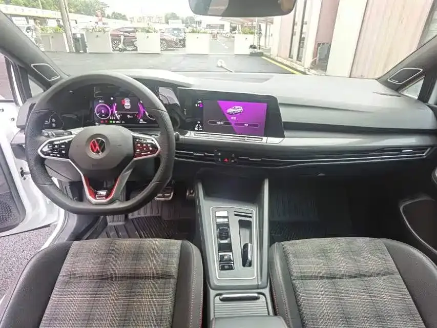 Volkswagen Golf GTI — фото 7