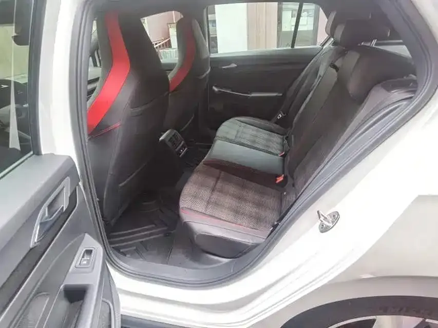 Volkswagen Golf GTI — фото 2