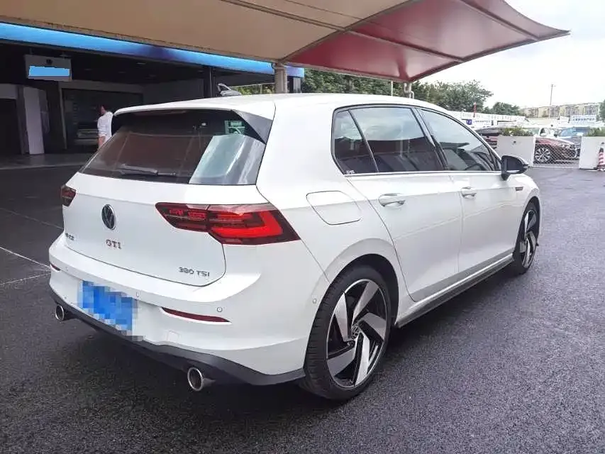 Volkswagen Golf GTI — фото 6