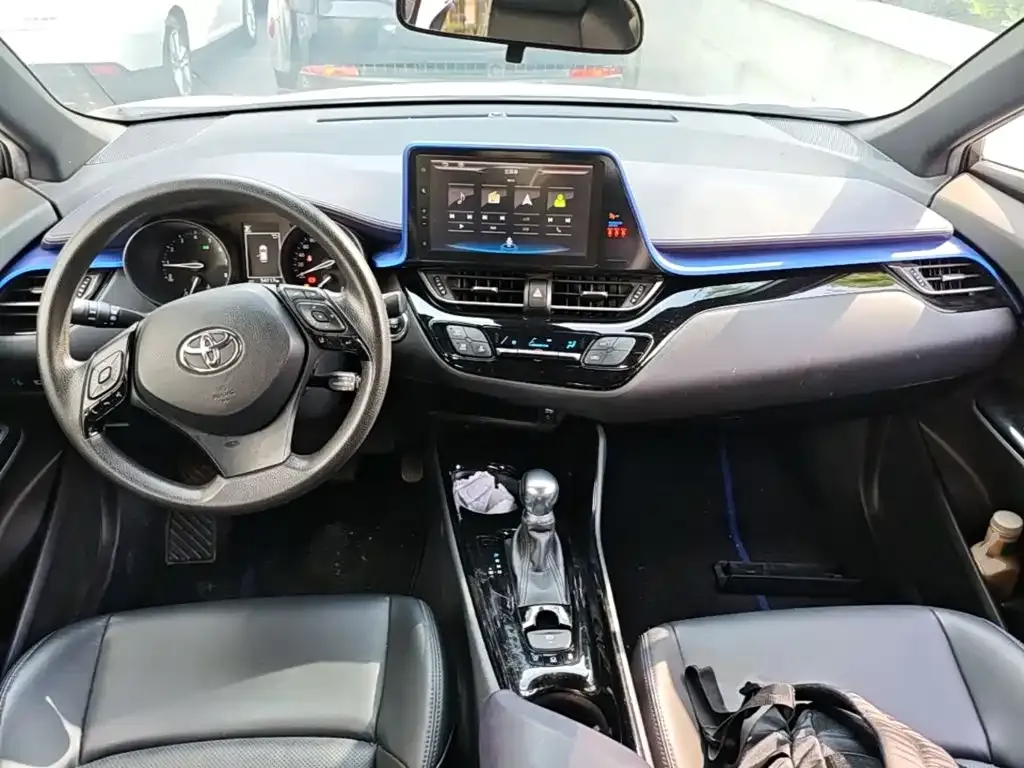 Toyota C-HR — фото 4