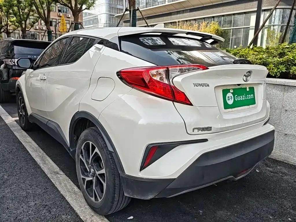Toyota C-HR — фото 7