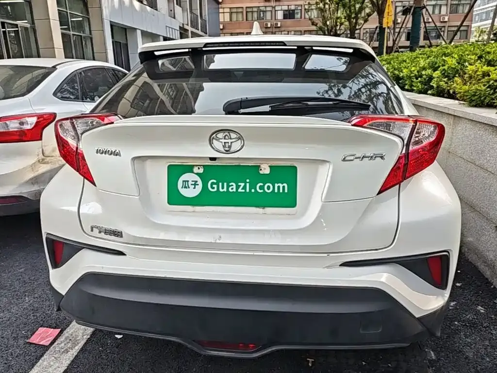 Toyota C-HR — фото 10